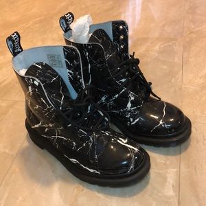 1460 Pascal Marbled Doc Martens